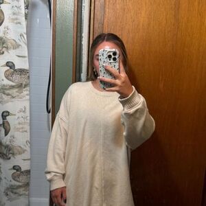 Aerie Women's Cream and Tan Sweatshirt